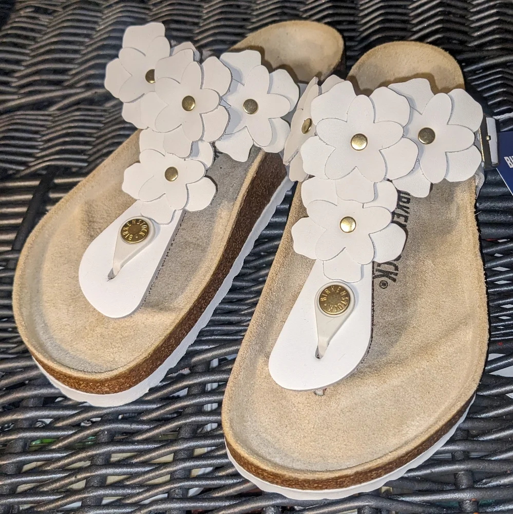 Birkenstock Women's Gizeh Flowers Footbed Sandal in White sz Euro 37 - Picture 9 of 14